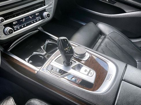 Used 2020 BMW 740i w/ M Sport Package RWD image 18