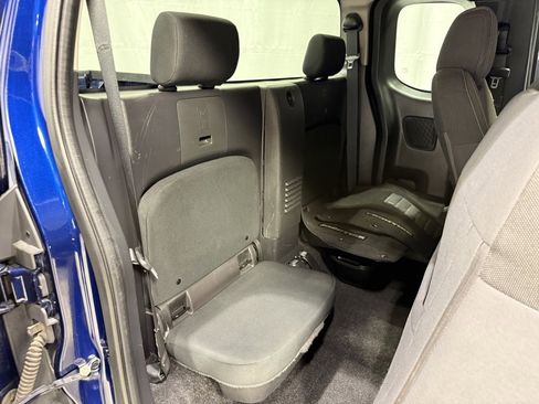 Certified 2022 Nissan Frontier SV w/ Technology Package image 25