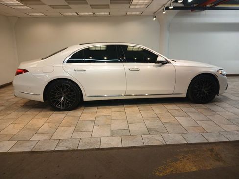 Used 2022 Mercedes-Benz S 500 4MATIC image 11