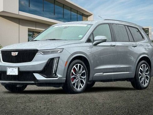 Certified 2024 Cadillac XT6 Sport w/ Platinum Package image 8