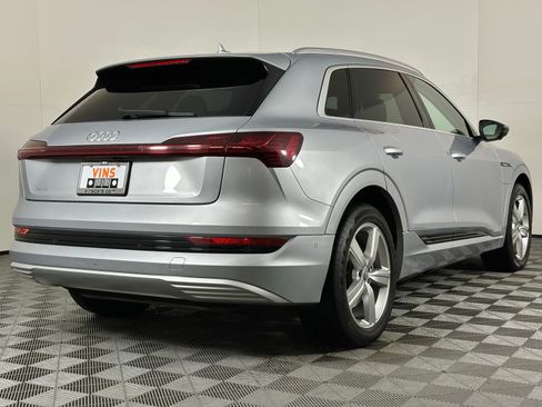 Used 2019 Audi e-tron Premium Plus image 4