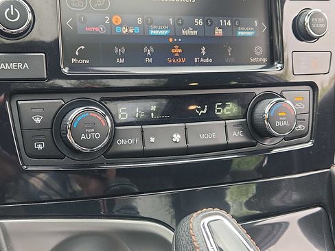 Used 2023 Nissan Maxima SR w/ Sport Mat Group FWD image 16
