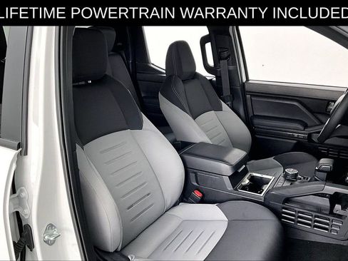 Used 2025 Toyota Tacoma TRD Off-Road AWD/4WD image 10