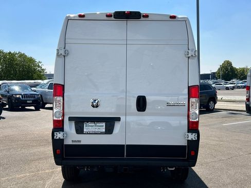 New 2024 RAM ProMaster 2500 w/ Convenience Group image 7