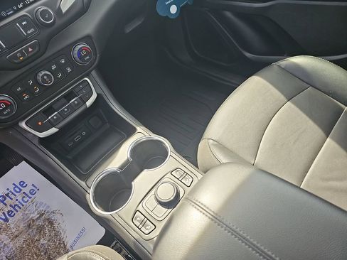 Certified 2023 GMC Terrain SLT AWD/4WD image 27
