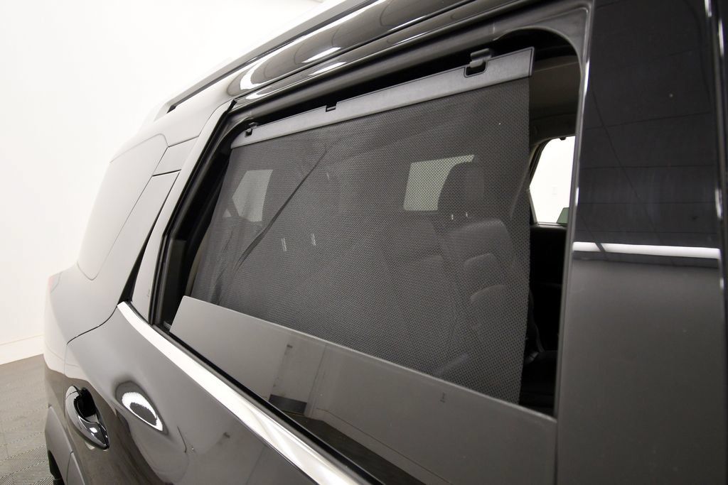 Used 2024 Nissan Pathfinder SL AWD/4WD image 13