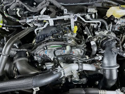 New 2025 Ford Bronco 4-Door image 8