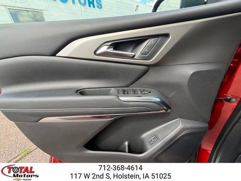 New 2026 Chevrolet Traverse LT w/ Sun and Wheel Package AWD/4WD image 18