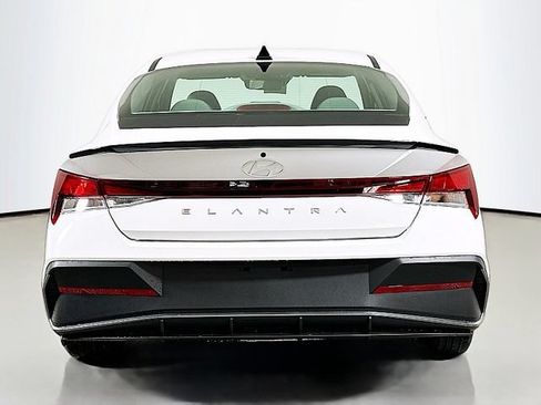 Used 2026 Hyundai Elantra Sport FWD image 5