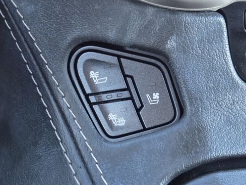 Used 2018 GMC Yukon XL Denali w/ Open Road Package image 21