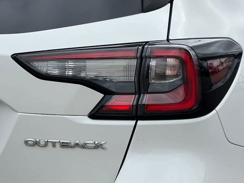 Used 2020 Subaru Outback Premium AWD/4WD image 32