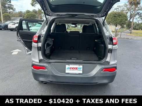 Used 2017 Jeep Cherokee Sport image 16