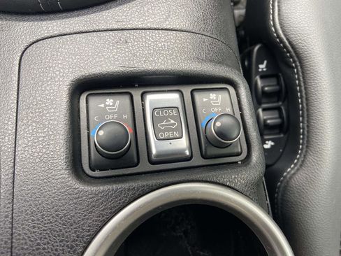 Used 2016 Nissan 370Z Touring Sport RWD image 26
