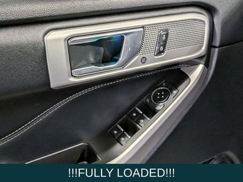 Used 2022 Ford Explorer Limited image 16