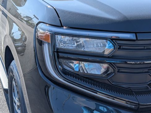 New 2026 Ford Expedition Active image 5