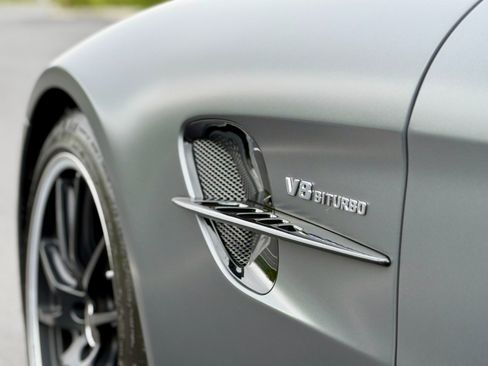 Used 2018 Mercedes-Benz AMG GT R image 30