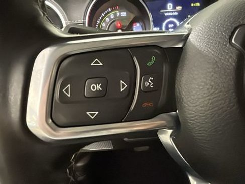 Used 2023 Jeep Wrangler Unlimited Sahara w/ Cold Weather Group AWD/4WD image 15