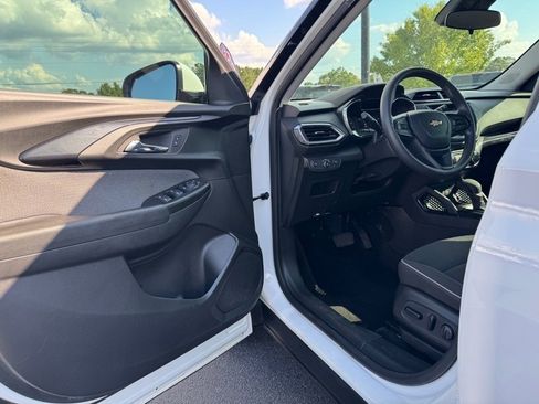 Used 2023 Chevrolet TrailBlazer LT image 13