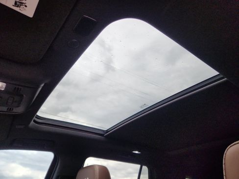 Used 2022 Chevrolet Tahoe High Country image 20