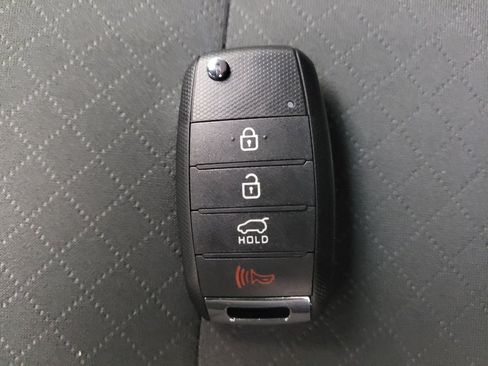 Used 2020 Kia Sorento FWD V6 image 32