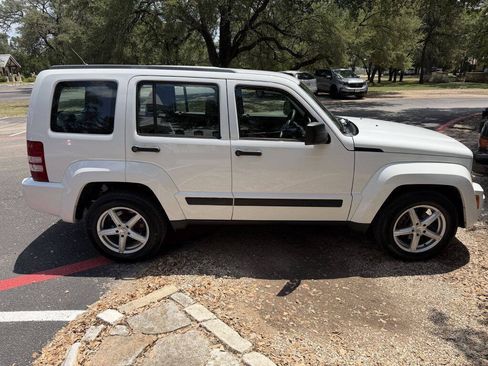 Used 2012 Jeep Liberty Sport RWD image 6
