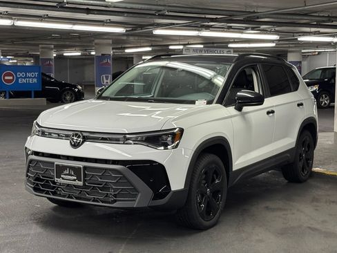 New 2026 Volkswagen Taos SE AWD/4WD image 3