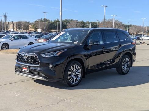 Used 2022 Toyota Highlander Platinum image 10