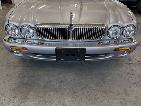 Used 2001 Jaguar XJ Vanden Plas RWD image 3