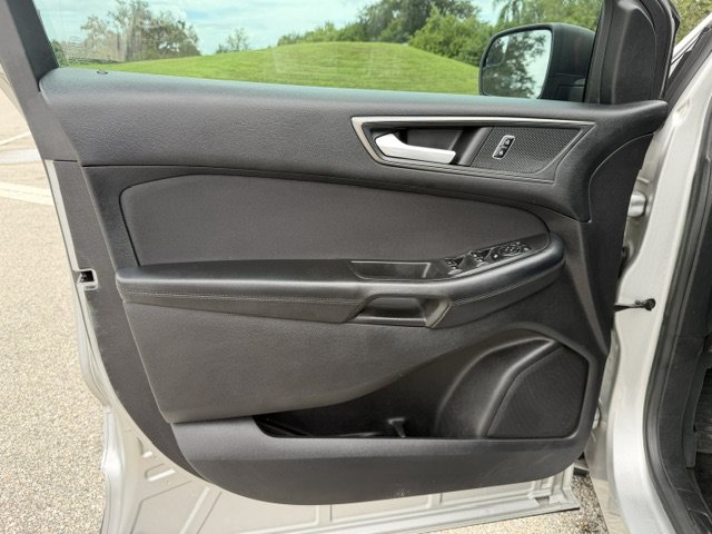 Used 2018 Ford Edge SE FWD image 10