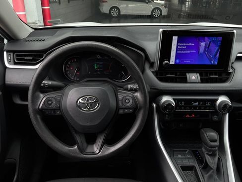 Used 2025 Toyota RAV4 XLE FWD image 14