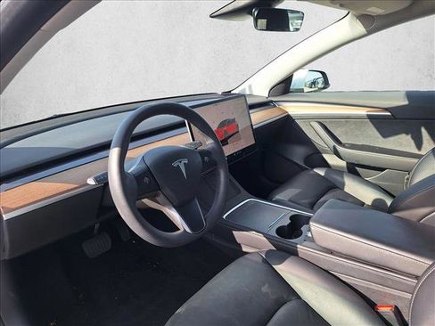 Used 2022 Tesla Model 3 image 9