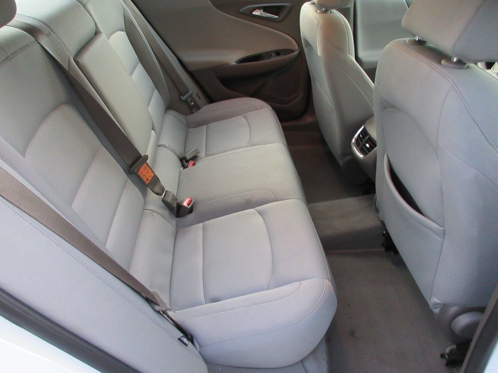 Used 2025 Chevrolet Malibu LT FWD image 17