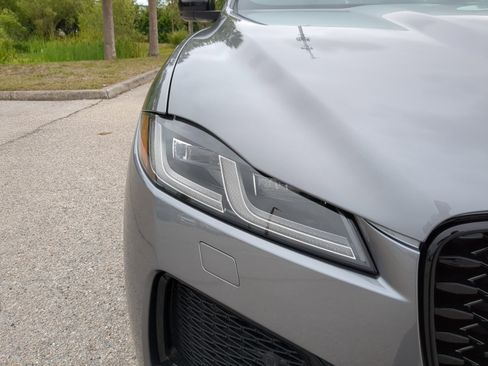 New 2026 Jaguar F-PACE R-Dynamic S image 11