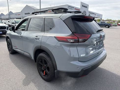 Used 2025 Nissan Rogue SV AWD/4WD image 8