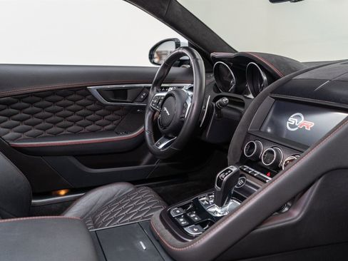 Used 2020 Jaguar F-TYPE SVR image 58