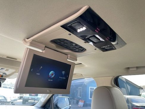 Used 2020 Cadillac Escalade Premium Luxury image 15