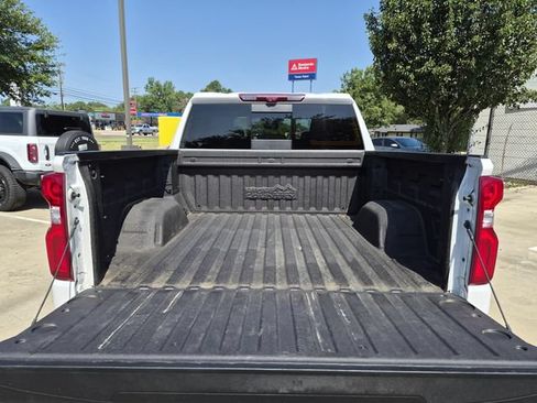 Used 2024 Chevrolet Silverado 1500 High Country w/ High Country Premium Package AWD/4WD image 9