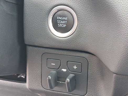 Used 2024 Toyota Tundra Limited AWD/4WD image 25