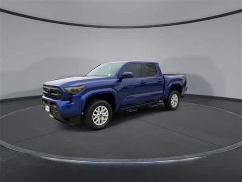 Certified 2025 Toyota Tacoma SR5 image 4