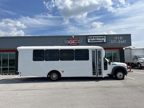 Used 2012 Ford F550 4x4 Regular Cab Super Duty w/ Payload Upgrade Pkg image 9