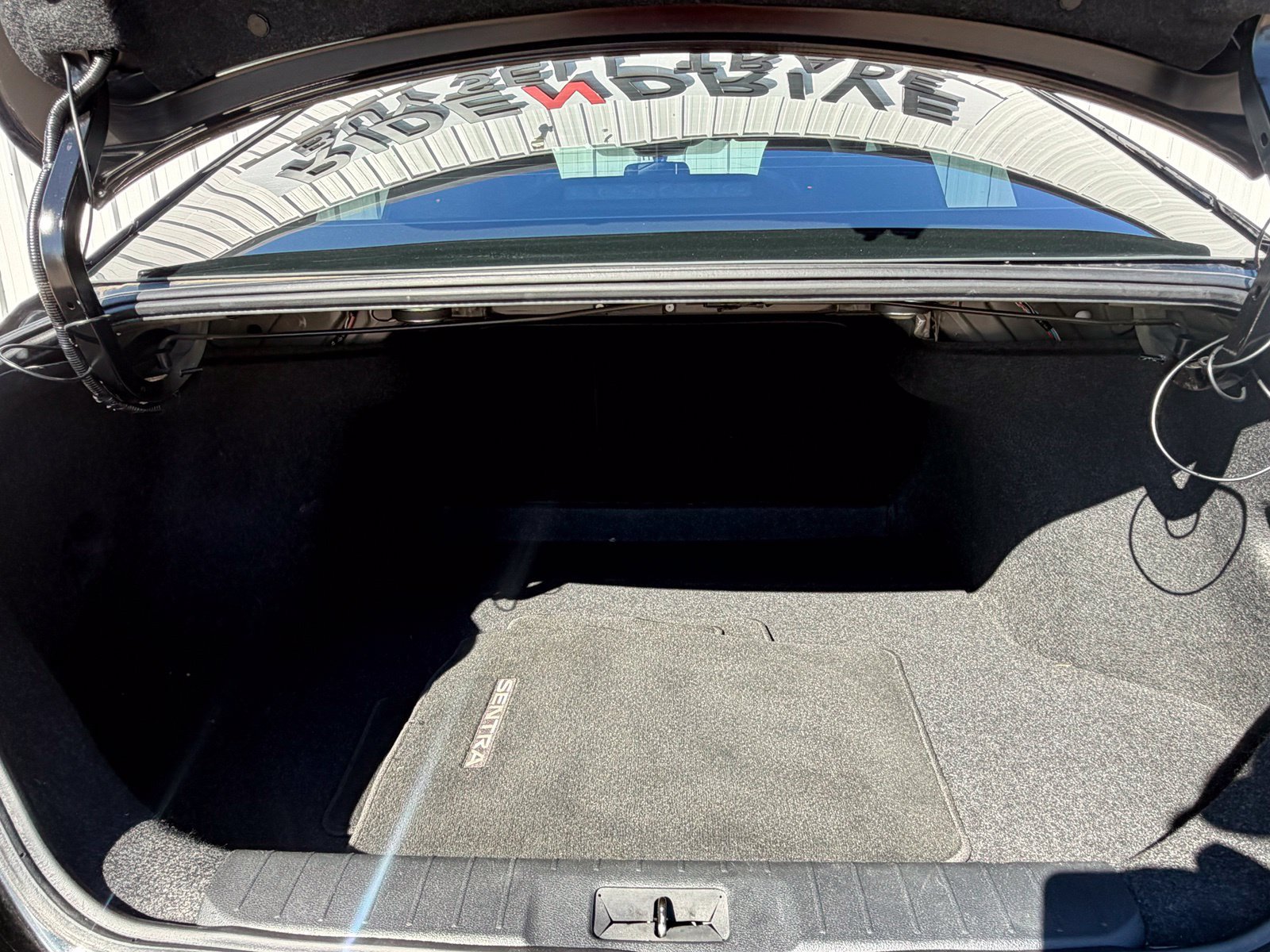 Used 2024 Nissan Sentra SR FWD image 36