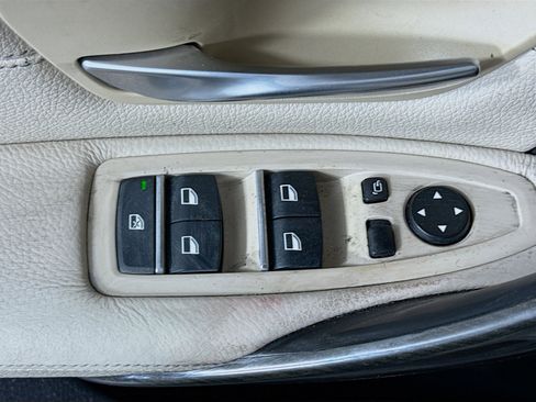 Used 2016 BMW 320i xDrive Sedan image 24