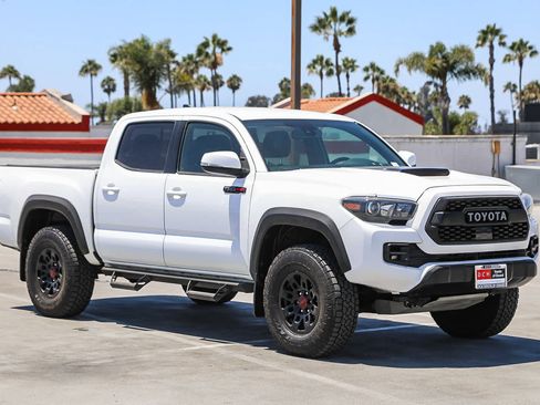 Certified 2018 Toyota Tacoma TRD Pro AWD/4WD image 4