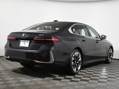 Used 2026 BMW 530i xDrive AWD/4WD image 7