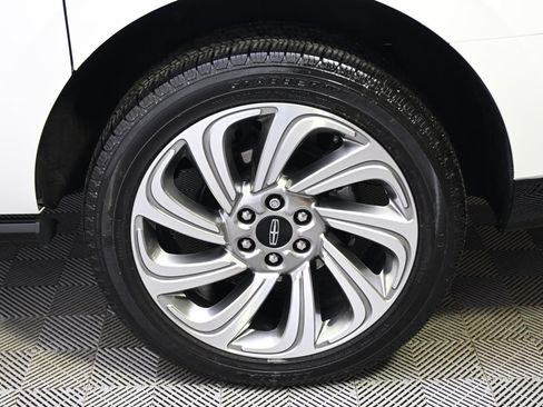 Certified 2024 Lincoln Navigator L Reserve w/ Equipment Group 201A image 22