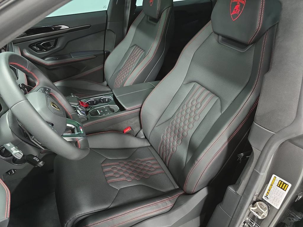 Used 2025 Lamborghini Urus SE AWD/4WD image 5