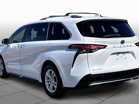 Certified 2026 Toyota Sienna Limited image 12