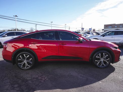 Used 2024 Toyota Crown XLE image 4