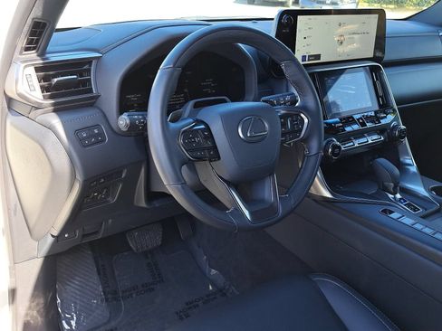 Used 2026 Lexus LX 700h Luxury w/ Accessory Package (Z1) AWD/4WD image 18
