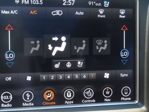 Used 2018 Jeep Grand Cherokee Trailhawk w/ Trailhawk Luxury Group AWD/4WD image 39